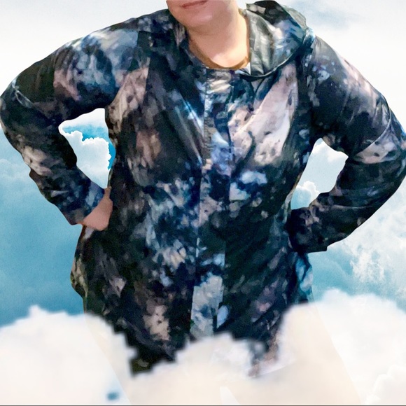 Torrid Blue Black Tie Dye Active Windbreaker Jacket Size 2 - Picture 6 of 16